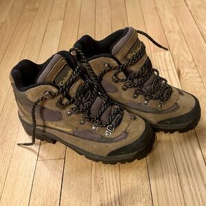 Columbia women’s hiking / work boots